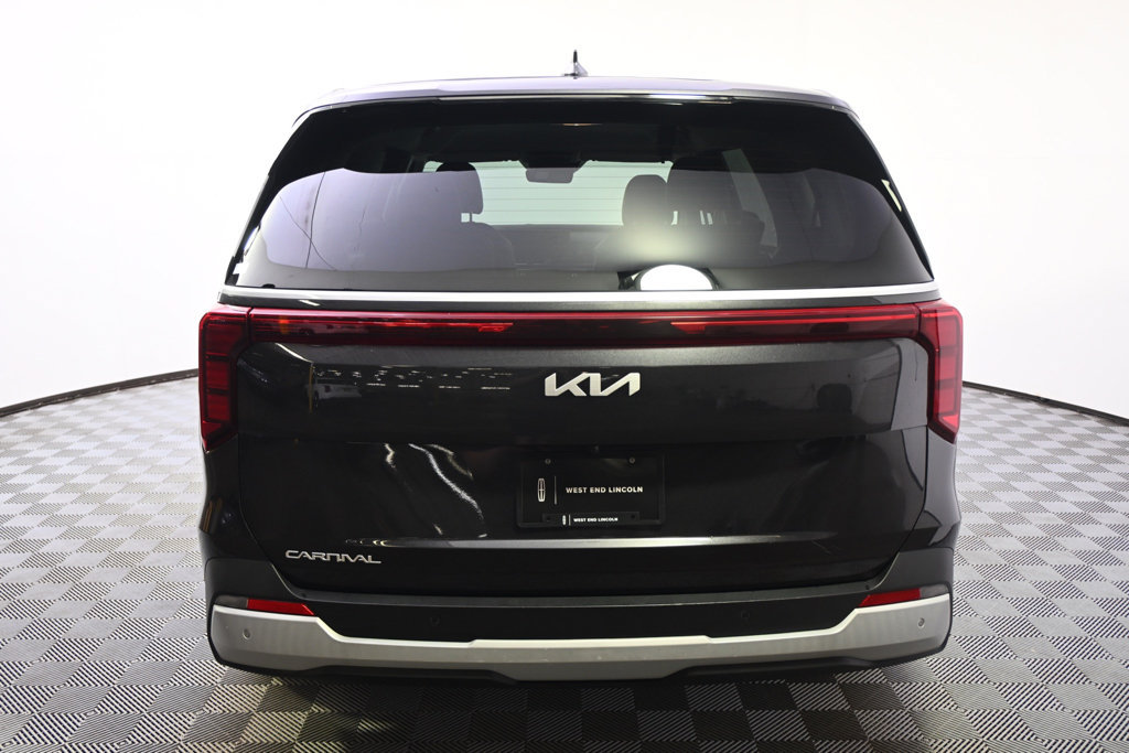 Used 2025 Kia Carnival FWD image 5
