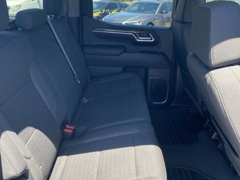 Used 2025 Chevrolet Silverado 1500 LT image 17