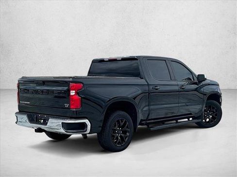 Used 2023 Chevrolet Silverado 1500 LT image 2