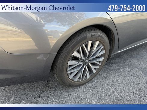 Used 2024 Nissan Altima 2.5 SV image 9