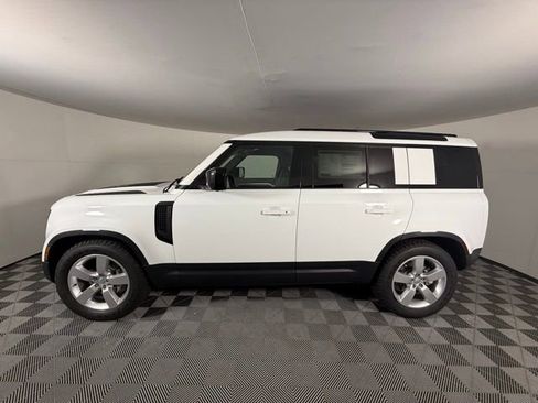 Used 2025 Land Rover Defender 110 S AWD/4WD image 3