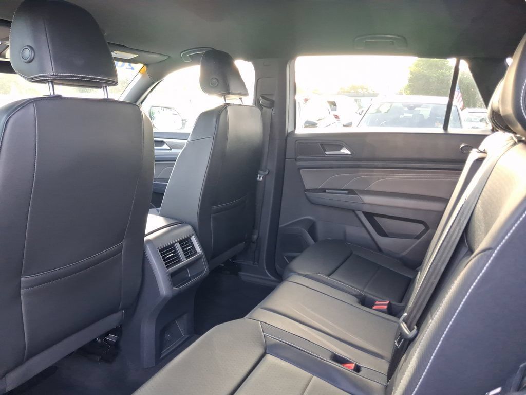 Used 2023 Volkswagen Atlas Cross Sport SE FWD image 12