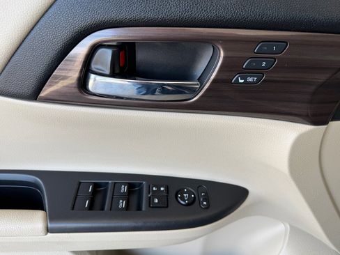 Used 2017 Honda Accord EX-L image 24