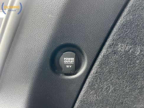 Used 2017 Porsche Macan S w/ Premium Package Plus image 39