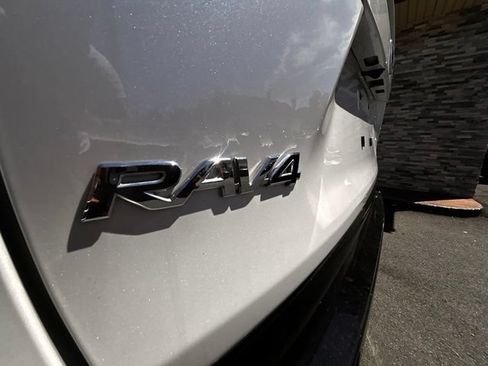 Used 2024 Toyota RAV4 SE AWD/4WD image 9