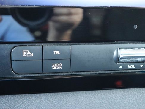 Used 2025 Mercedes-Benz Sprinter 2500 image 32