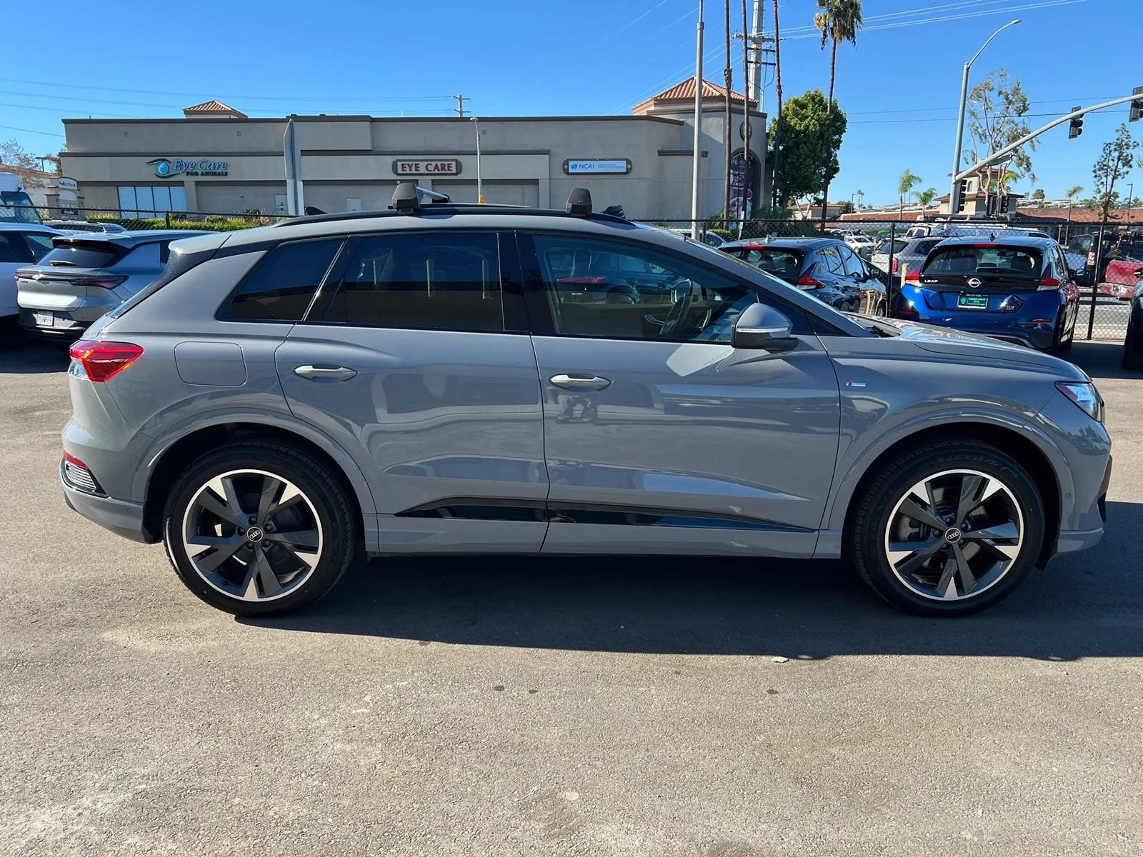 Used 2023 Audi Q4 e-tron Premium Plus AWD/4WD image 4