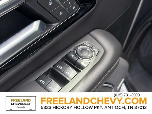 Used 2025 Chevrolet Tahoe Premier AWD/4WD image 21