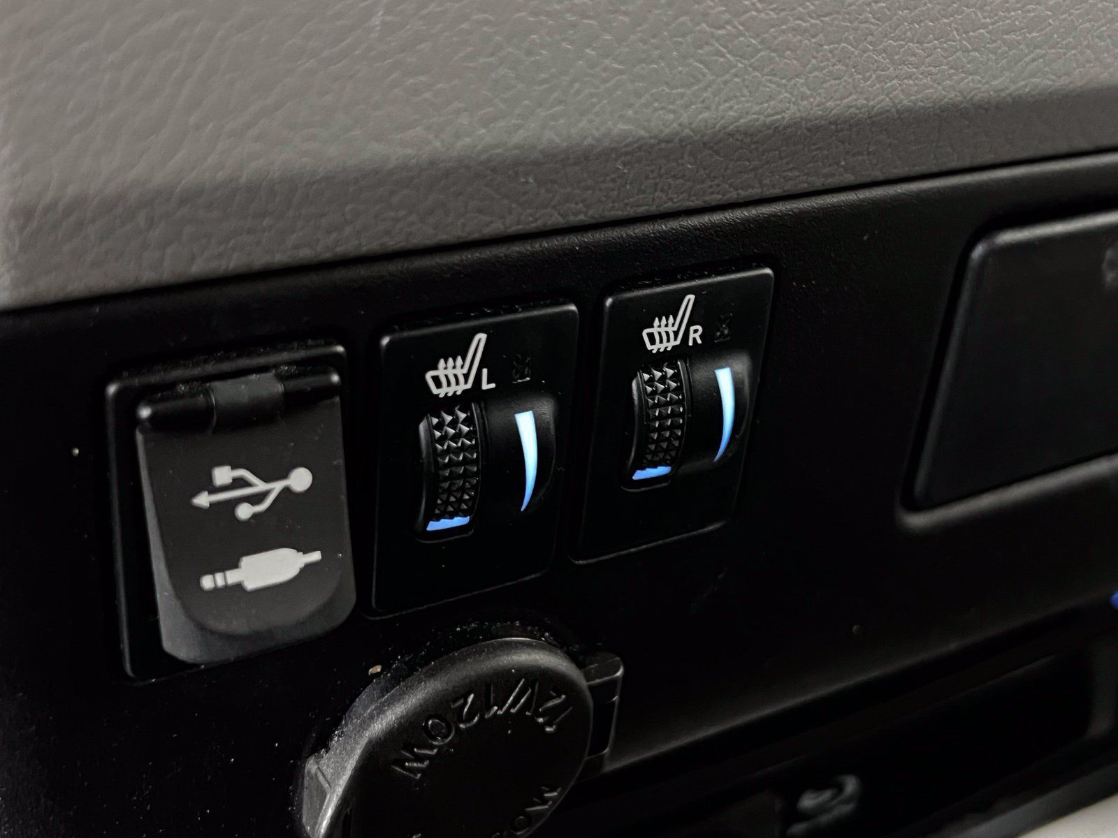 Used 2017 Toyota Sienna XLE Premium FWD image 21