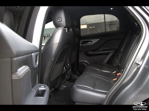 Used 2018 Jaguar F-PACE S AWD/4WD image 31