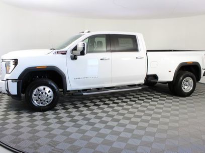 New 2026 GMC Sierra 3500 Denali w/ Denali Reserve Package