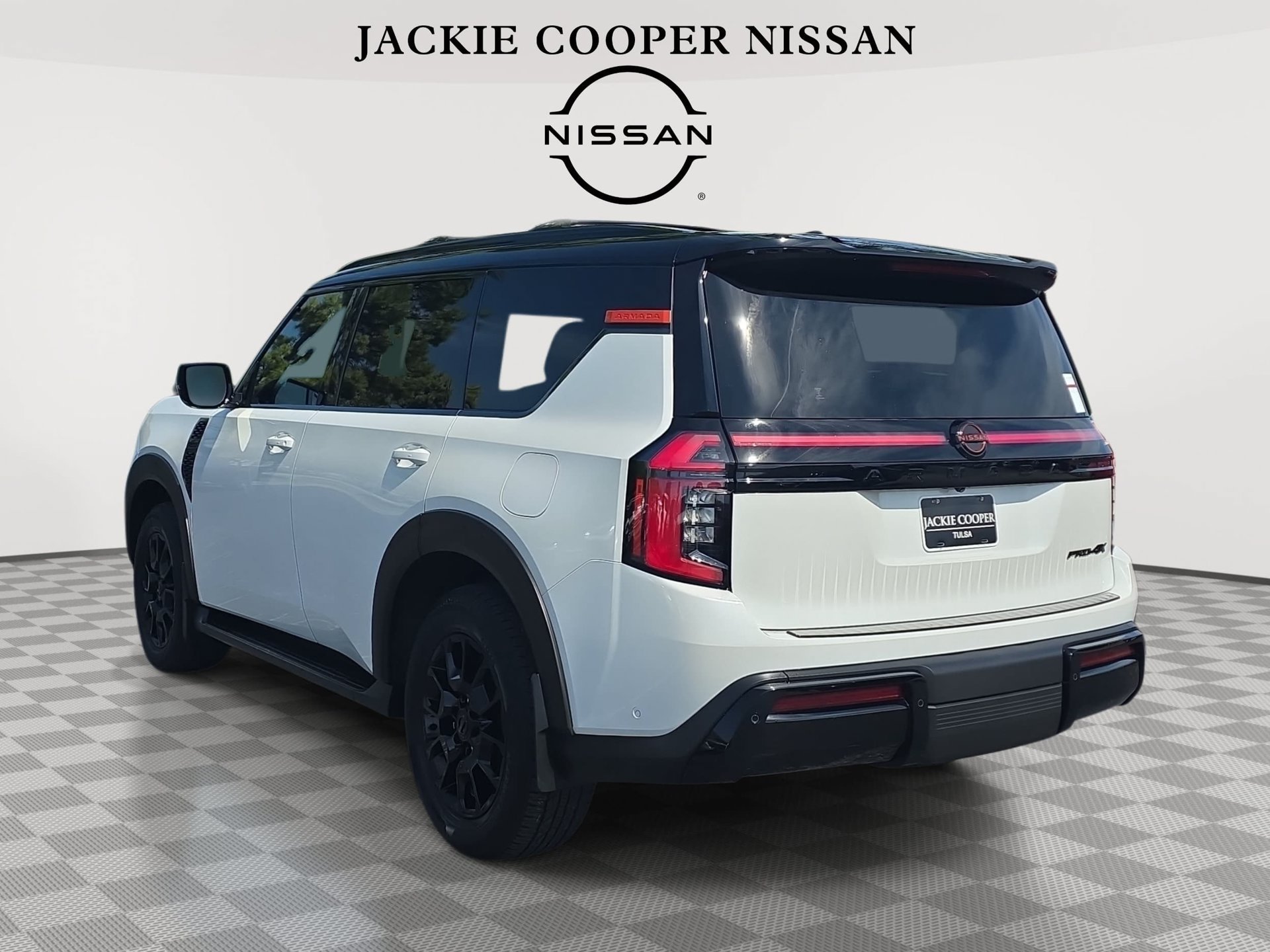 Used 2025 Nissan Armada PRO-4X AWD/4WD image 7