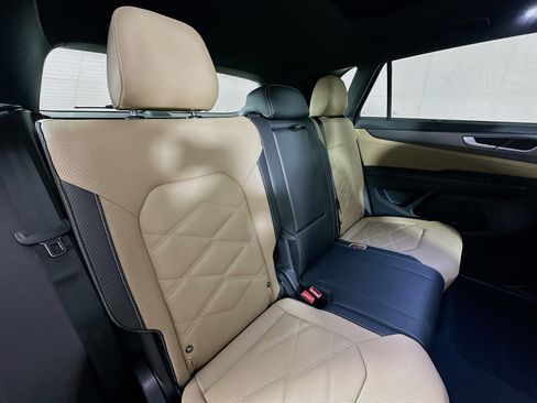 New 2026 Volkswagen Atlas Cross Sport SE image 25