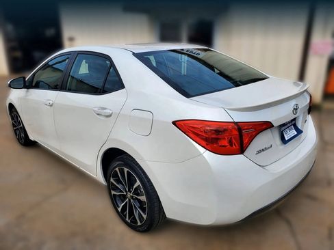 Used 2017 Toyota Corolla SE FWD image 5