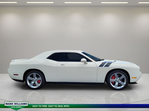 Used 2009 Dodge Challenger R/T RWD image 2