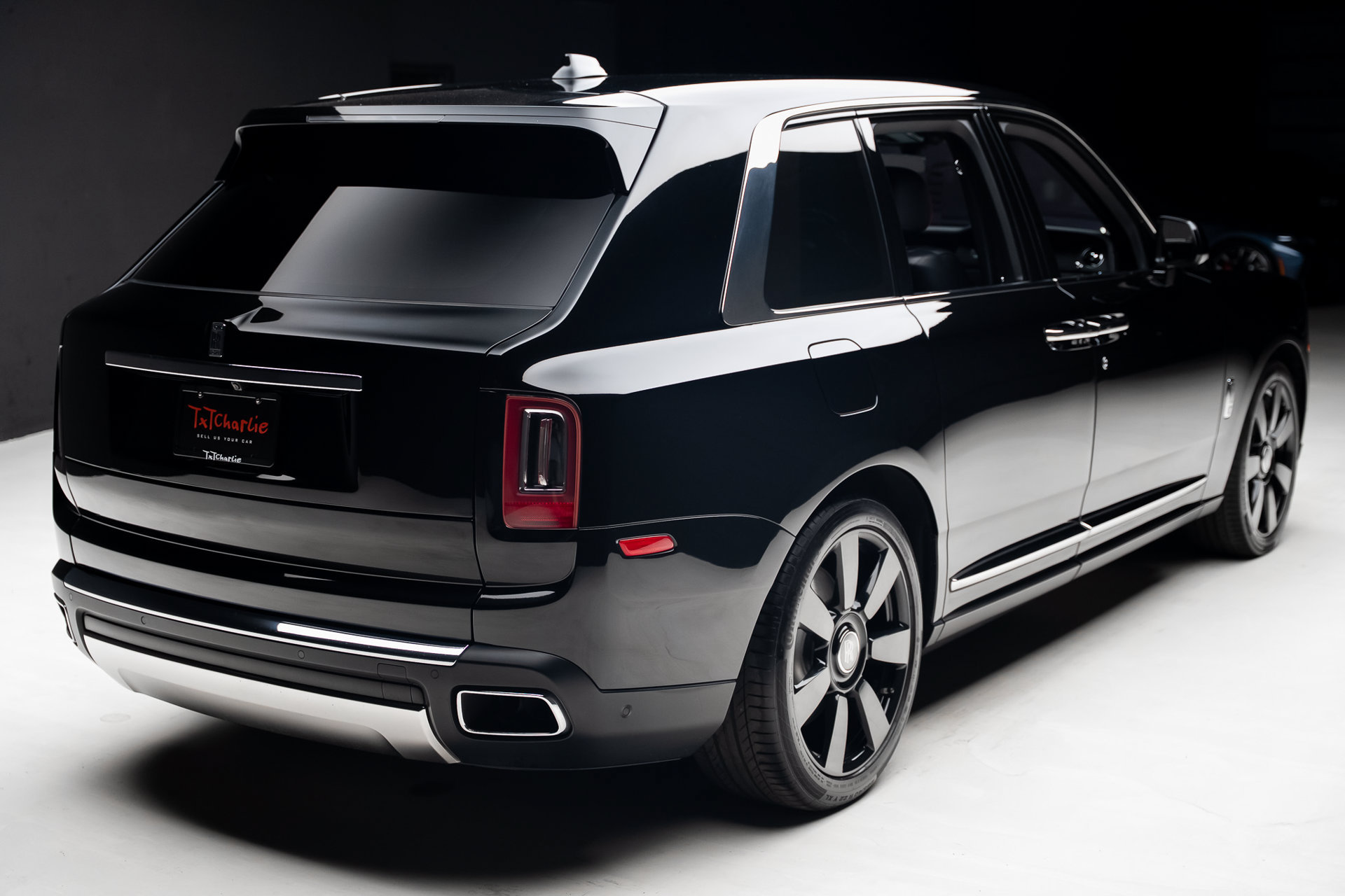 Used 2022 Rolls-Royce Cullinan w/ Technology Package AWD/4WD image 34