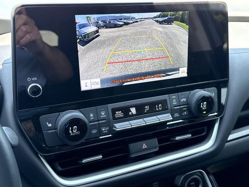 Used 2025 Toyota Grand Highlander AWD image 26