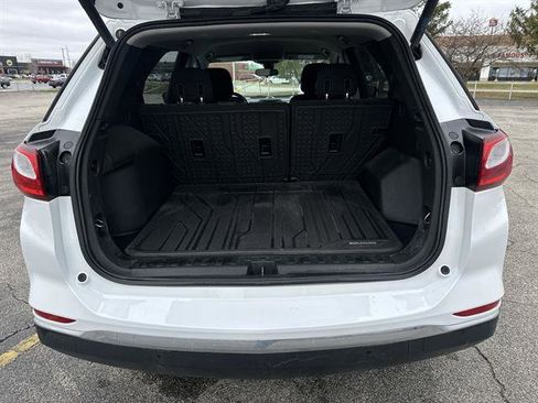 Used 2020 Chevrolet Equinox LT w/ Driver Convenience Package image 18