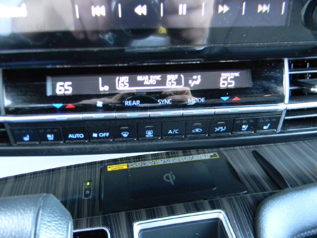 Certified 2024 Toyota Sienna Platinum AWD/4WD image 15