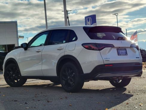 Used 2025 Honda HR-V Sport image 8