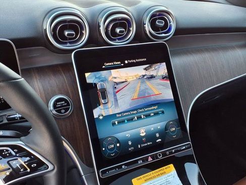 Used 2025 Mercedes-Benz GLC 300 GLC 300 image 6