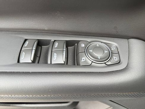 Certified 2025 Chevrolet Suburban High Country image 25