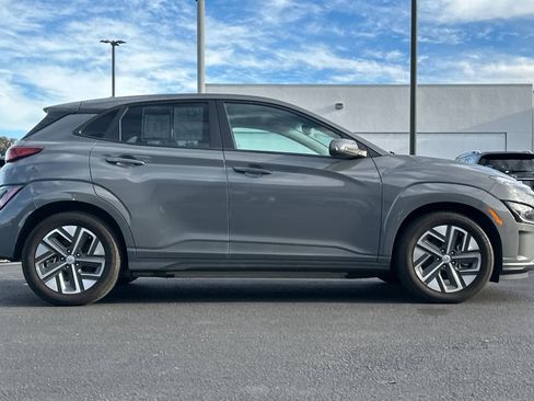 Certified 2022 Hyundai Kona SEL w/ Convenience Package image 2