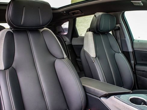 Used 2025 Cadillac Optiq Luxury 1 image 41