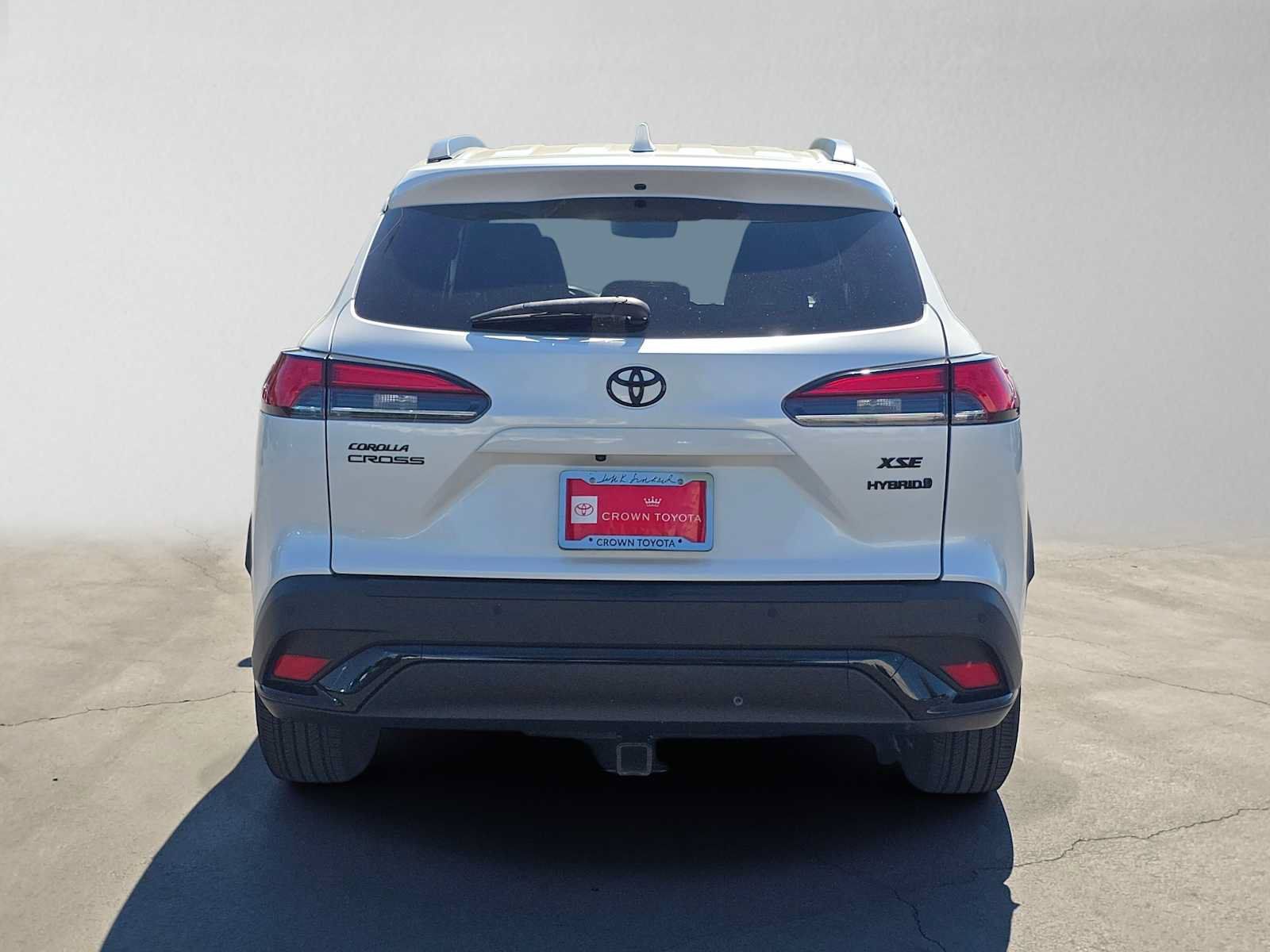 Used 2024 Toyota Corolla Cross AWD Hybrid w/ Convenience Package image 4