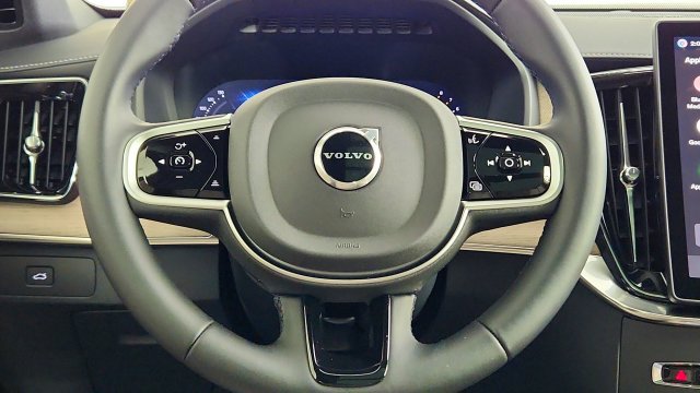 Used 2026 Volvo XC90 B6 Plus w/ Protection Package AWD/4WD image 25