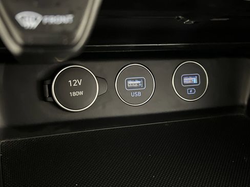 Used 2023 Genesis G70 2.0T image 33