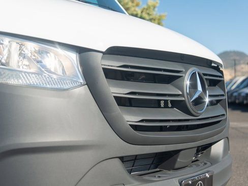 Used 2025 Mercedes-Benz Sprinter 2500 image 15
