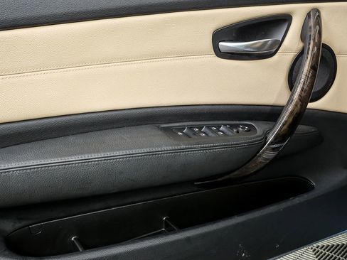 Used 2011 BMW 128i Convertible image 6