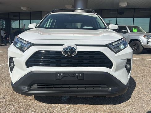 Used 2023 Toyota RAV4 XLE Premium image 10