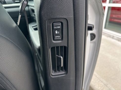 Used 2023 Honda Odyssey Sport image 43