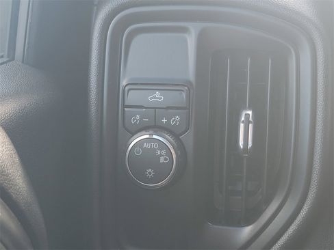 Used 2022 Chevrolet Silverado 1500 Custom image 31