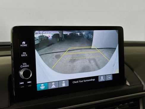 Certified 2025 Honda Pilot Touring image 16