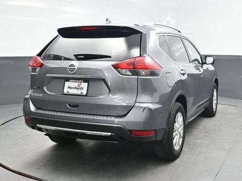 Used 2017 Nissan Rogue SV w/ SV Premium Package AWD/4WD image 7