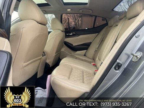 Used 2016 Nissan Maxima Platinum image 16
