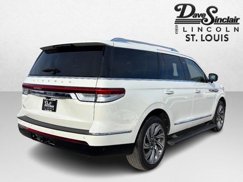 Used 2024 Lincoln Navigator Reserve image 5