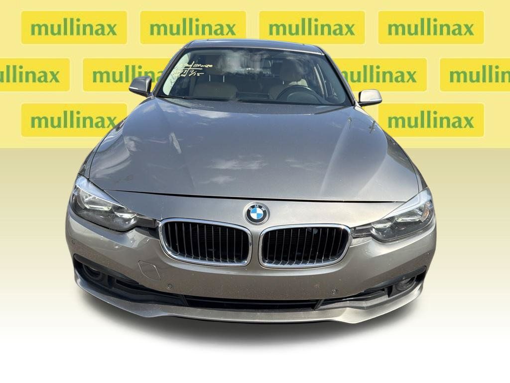 Used 2017 BMW 320i xDrive Sedan AWD/4WD image 3