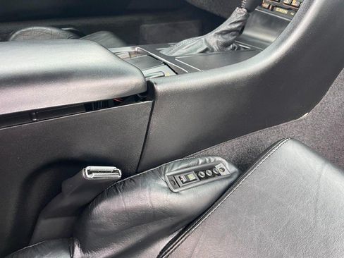 Used 1992 Chevrolet Corvette Convertible RWD image 12