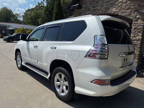 Used 2014 Lexus GX 460 AWD/4WD image 3