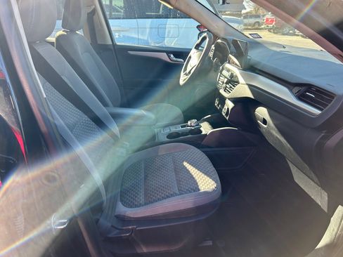 Used 2020 Ford Escape SE image 20