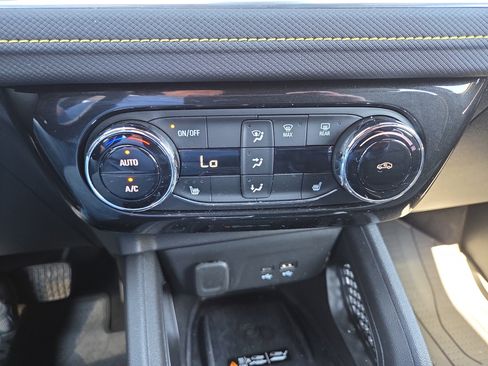 Used 2025 Chevrolet TrailBlazer ACTIV w/ Convenience Package AWD/4WD image 25