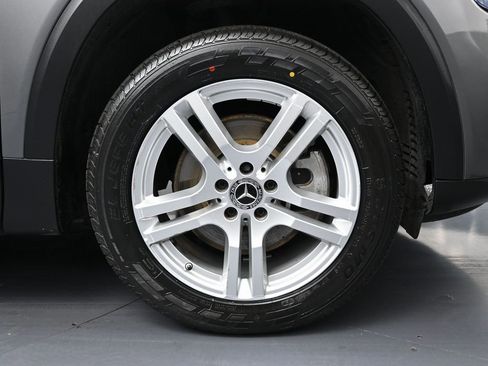 Used 2022 Mercedes-Benz GLB 250 w/ Premium Package Lite image 15