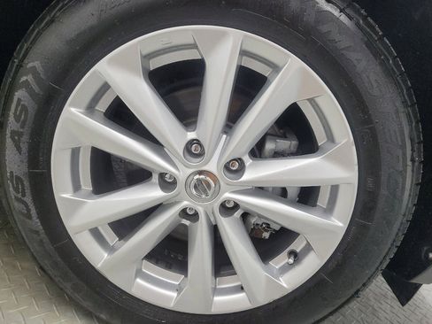 Used 2017 Nissan Rogue Sport SV w/ SV Premium Package image 31