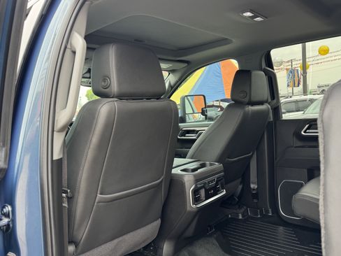 Used 2025 Chevrolet Silverado 2500 LTZ w/ LTZ Plus Package image 18