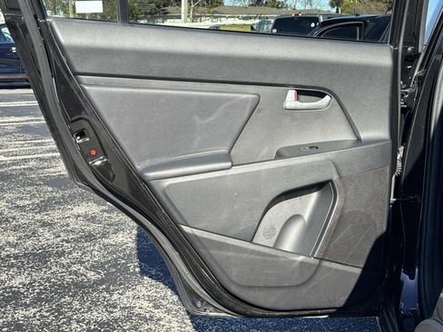 Used 2013 Kia Sportage LX w/ Convenience Pkg image 13