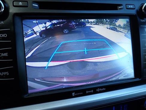 Used 2016 Toyota Highlander XLE w/ Four Season Floor Mat Package AWD/4WD image 27